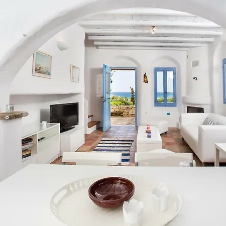 Ilianthos Traditional * Chrisi Akti (Paros)